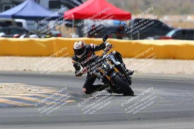 media/Apr-10-2022-SoCal Trackdays (Sun) [[f104b12566]]/Turn 2 (1135am)/